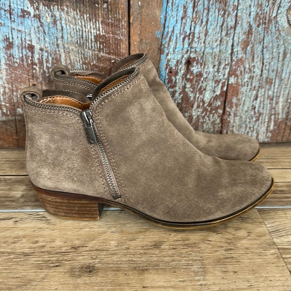 Lucky Brand Bartalino Suede Bootie Size 8.5 - Picture 1 of 10